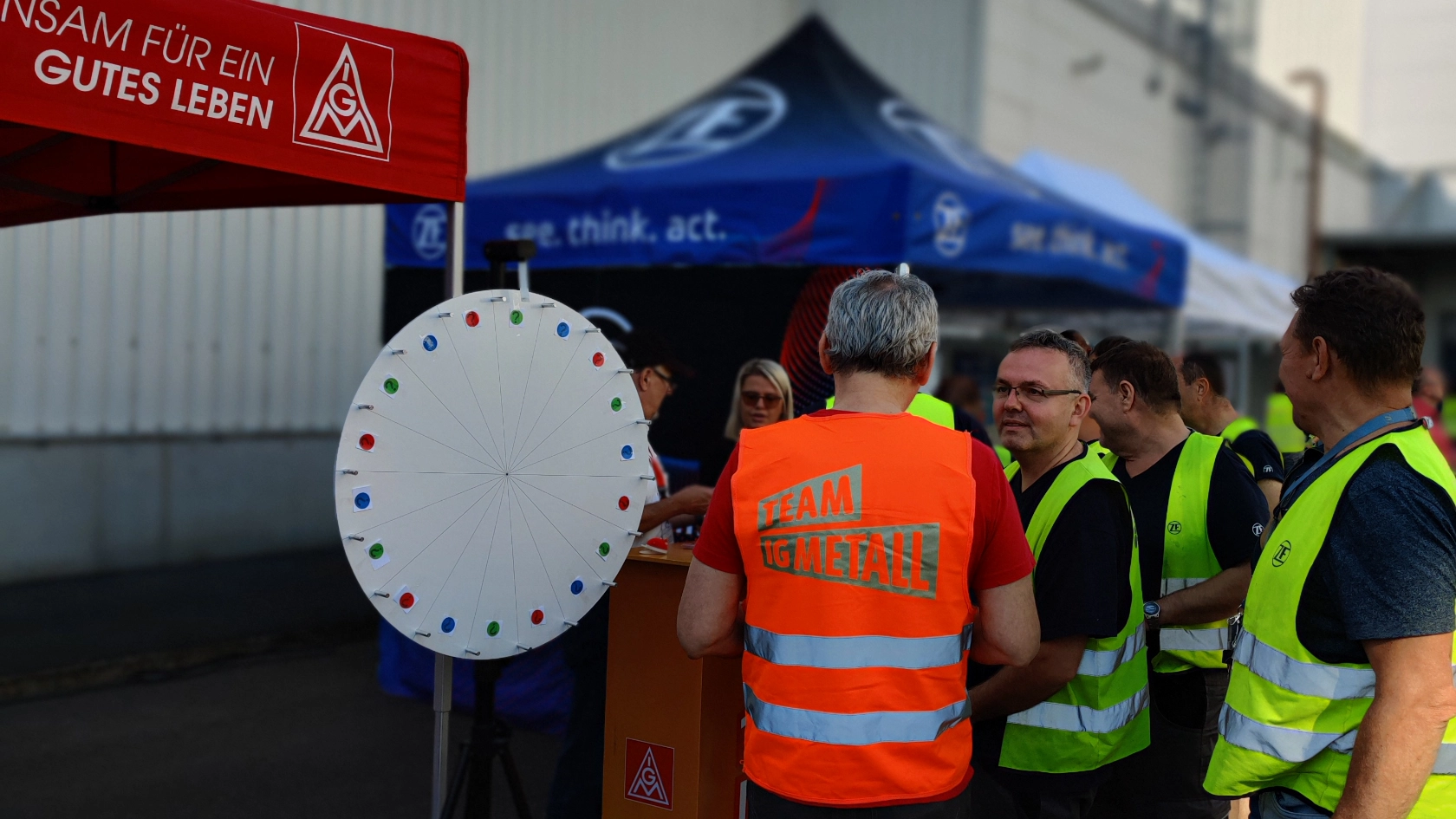 Betriebsversammlung im Rahmen eines Marktes der Möglichkeiten bei ZF Aftermarket