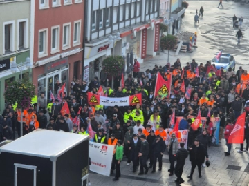 450 Auszubildende bei Jugendwarnstreik in Schweinfurt