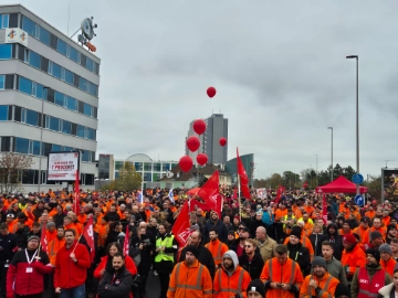 „Bewegung am Verhandlungstisch braucht Bewegung vor die Werkstore“
