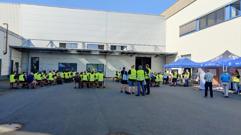 Betriebsversammlung im Rahmen eines Marktes der Möglichkeiten bei ZF Aftermarket